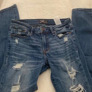 Abercrombie and fitch jeans!! Size 2/26 waist